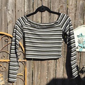 NWOT Windsor Shop Slightly Off Shoulder Long Sleeve Crop Top, Juniors Medium
